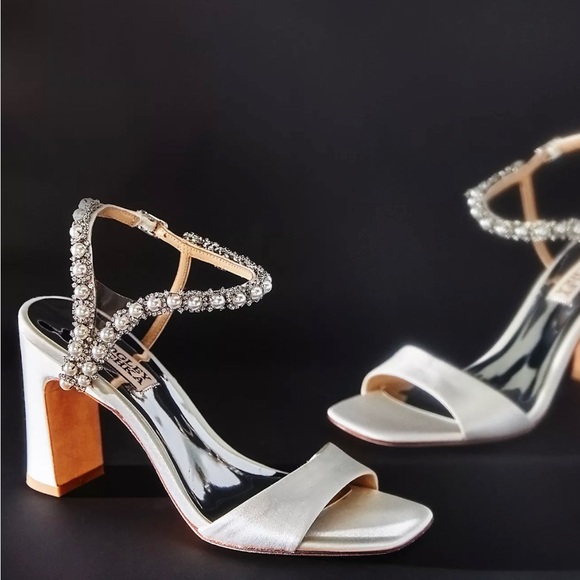 Badgley Mischka Korina Block Heels in Nude Satin - Picture 2 of 11